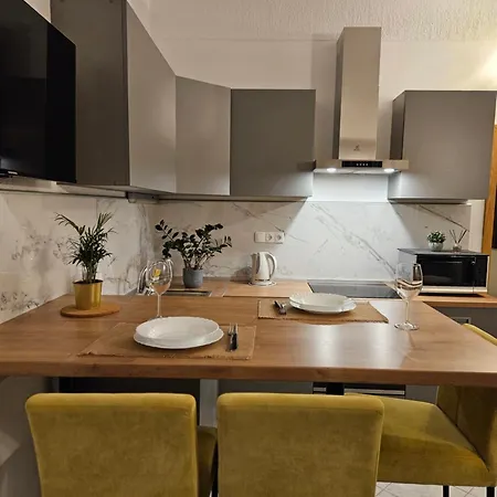 Mariva Apartment *