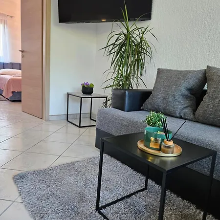 Mariva Apartment *