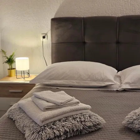 Mariva Apartment *